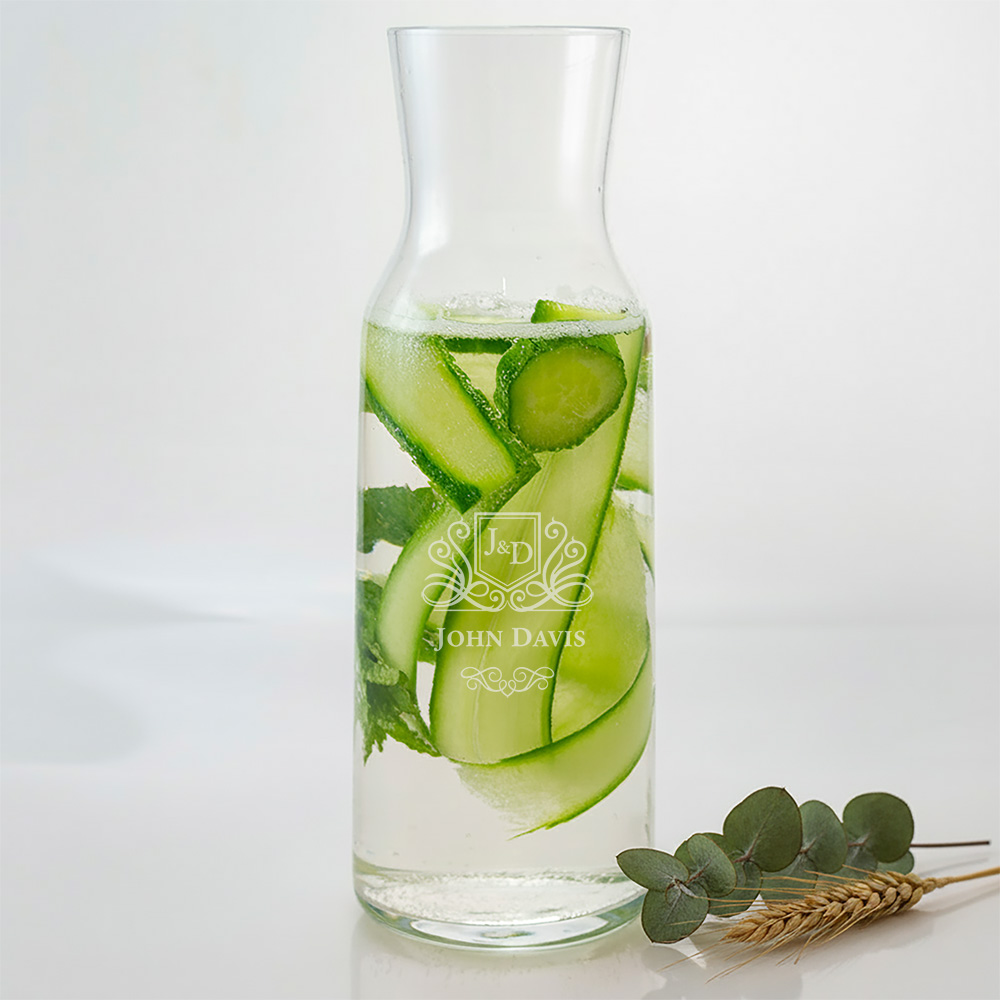 Personalisierte und gravierte Karaffe mit Ihrem eigenen Design, perfekt für einzigartige Geschenke.