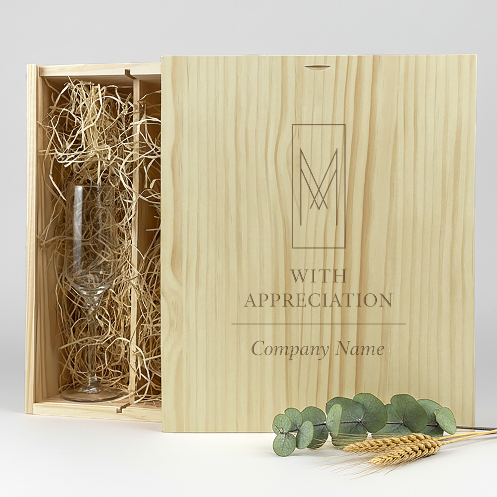 Champagnerpaket mit gravierten Sektgläsern für 1 Sektflasche und 2 Sektgläser mit Schiebedeckel, perfekt für personalisierte Geschenke mit Ihrem eigenen Design oder Logo.