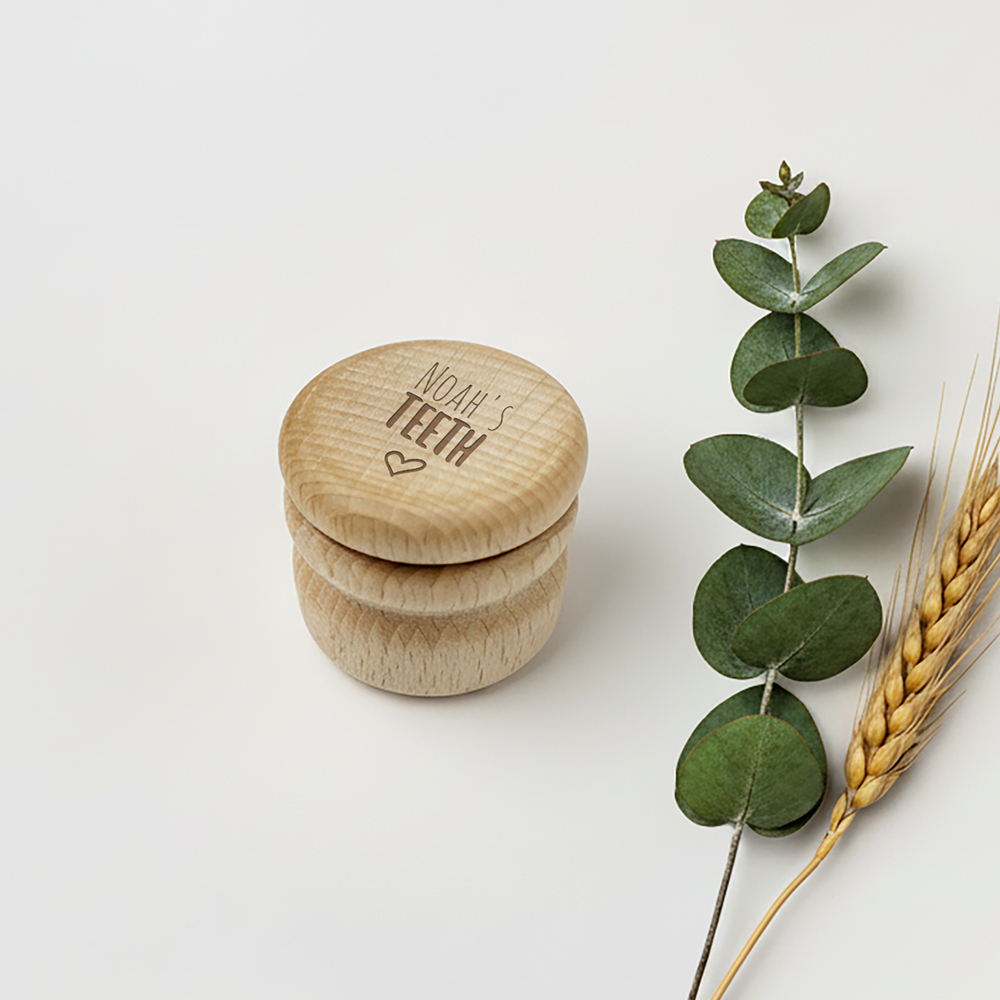 Babyzahndose Produktfoto 2 | Personalisierte Geschenke Zahnbox mit Namensgravur auf Holzbox