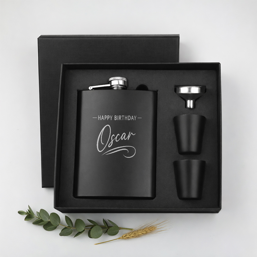 heupfles-graveren-zwart-cadeauset-met-naam